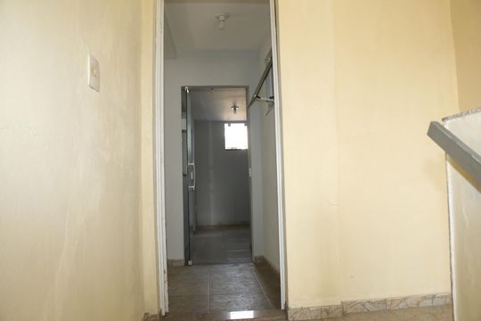 Entrada de apartamento para alugar com 1 quarto, 40m² em Kennedy, Nova Iguaçu