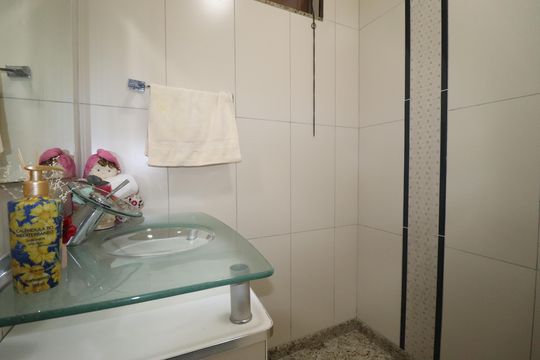 Lavabo de casa à venda com 3 quartos, 252m² em Parque Marajoara, Santo André