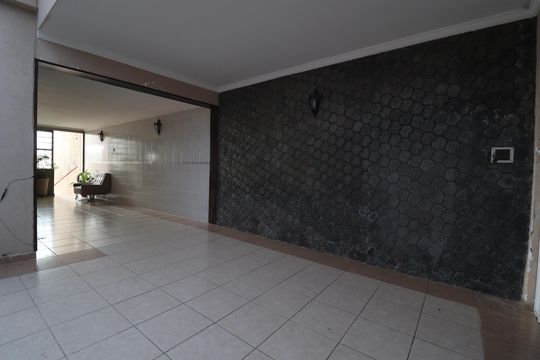 Garagem de casa à venda com 3 quartos, 252m² em Parque Marajoara, Santo André