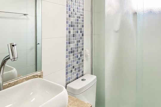 Banheiro  de apartamento à venda com 2 quartos, 50m² em Vila Silvia, São Paulo