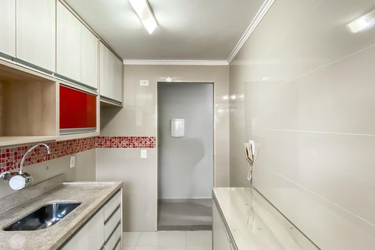Cozinha  de apartamento à venda com 2 quartos, 50m² em Vila Silvia, São Paulo