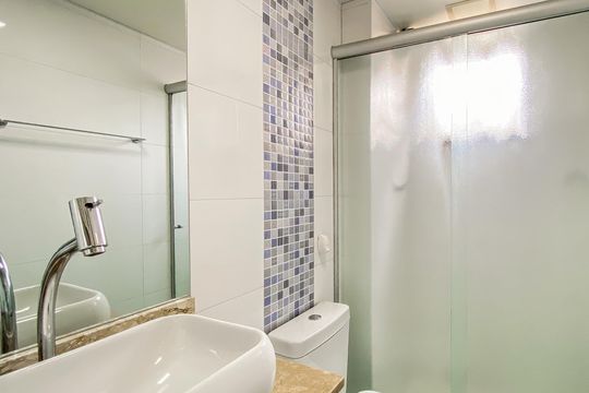 Banheiro  de apartamento à venda com 2 quartos, 50m² em Vila Silvia, São Paulo