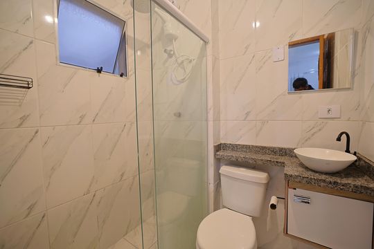 Banheiro de apartamento para alugar com 1 quarto, 28m² em Vila Ré, São Paulo