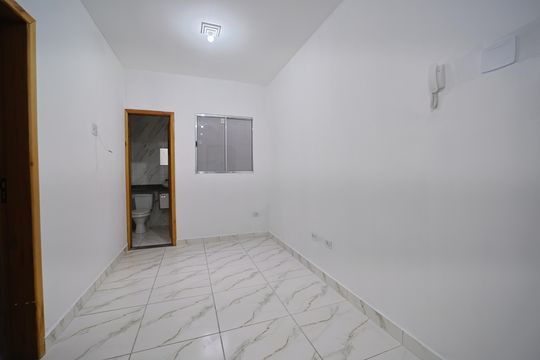 Sala/Cozinha e Área de Serviço de apartamento para alugar com 1 quarto, 28m² em Vila Ré, São Paulo