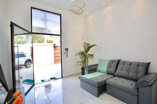 Sala de casa à venda com 3 quartos, 776m² em Tropical, Contagem
