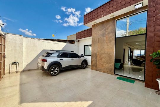 Garagem de casa à venda com 3 quartos, 776m² em Tropical, Contagem