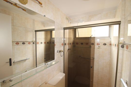 Banheiro de apartamento para alugar com 2 quartos, 65m² em Santana, São Paulo