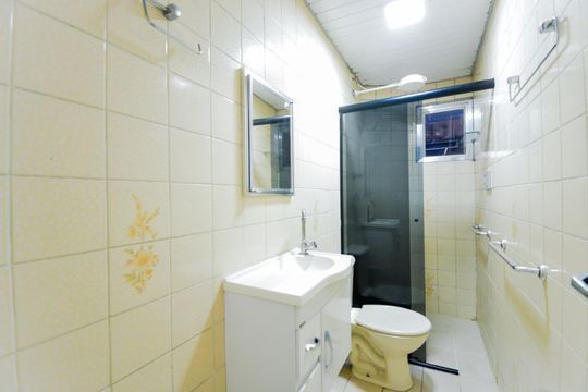 Banheiro de apartamento para alugar com 2 quartos, 1m² em Jardim Valeria, Guarulhos