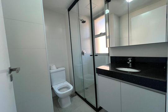 Banheiro de apartamento à venda com 1 quarto, 40m² em Barro Preto, Belo Horizonte