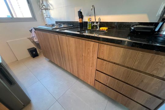 Cozinha de apartamento à venda com 1 quarto, 40m² em Barro Preto, Belo Horizonte