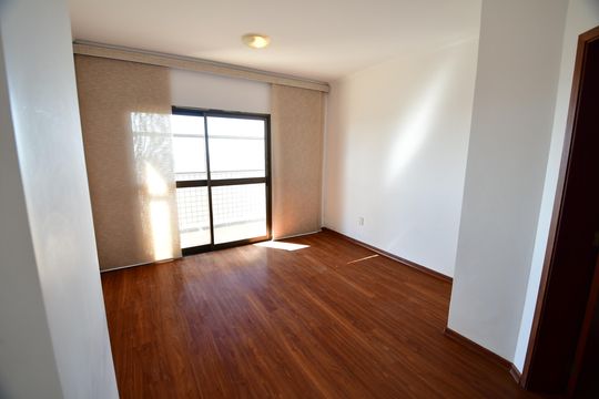 Sala 2 de apartamento para alugar com 4 quartos, 249m² em M. Santo Antônio, Campinas