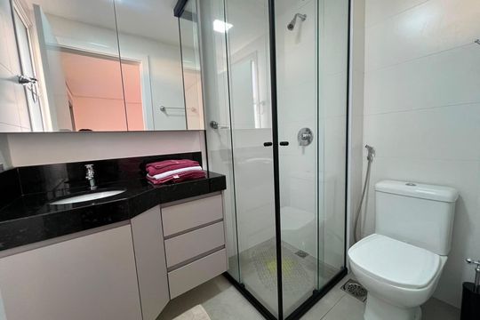 Banheiro de apartamento à venda com 1 quarto, 40m² em Barro Preto, Belo Horizonte