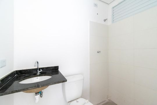 Banheiro  de apartamento à venda com 1 quarto, 37m² em Vila do Encontro, São Paulo