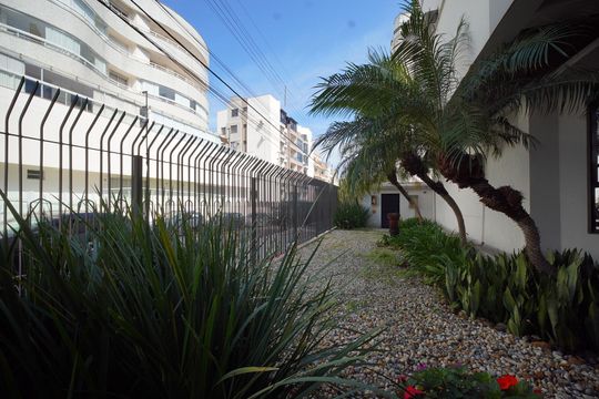 Jardim de apartamento para alugar com 2 quartos, 79m² em Abraão, Florianópolis
