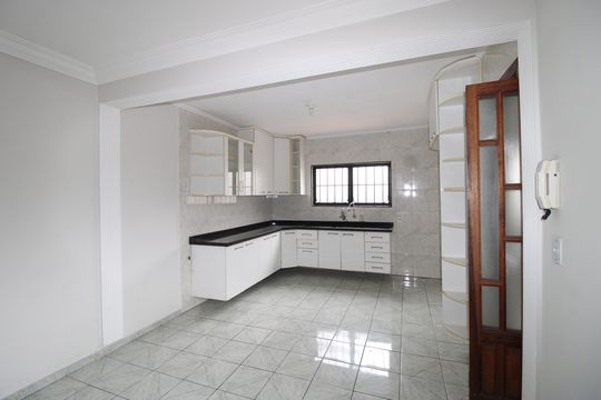 Cozinha de casa para alugar com 3 quartos, 239m² em Parque Savoy City, São Paulo
