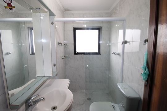 Banheiro da Suíte de casa para alugar com 3 quartos, 239m² em Parque Savoy City, São Paulo