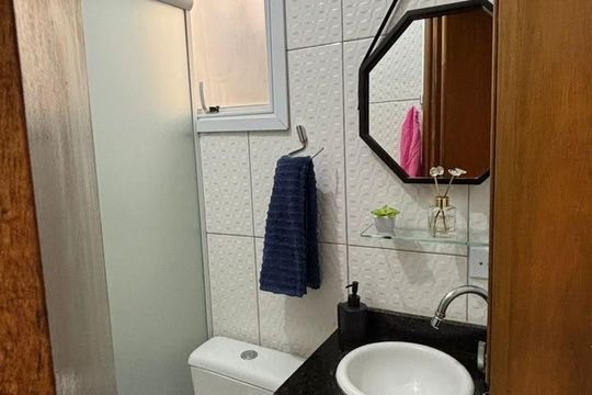 Banheiro de apartamento à venda com 2 quartos, 48m² em Vila Progresso, Santo André