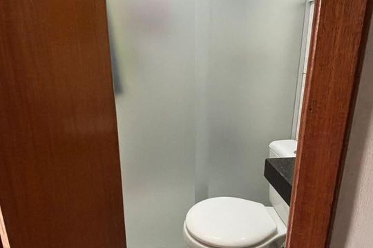 Banheiro de apartamento à venda com 2 quartos, 48m² em Vila Progresso, Santo André