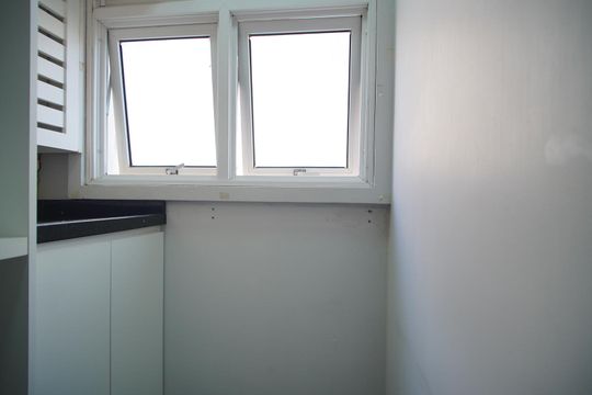 Cozinha e Área de Serviço de apartamento à venda com 3 quartos, 83m² em Jardim Itu, Porto Alegre