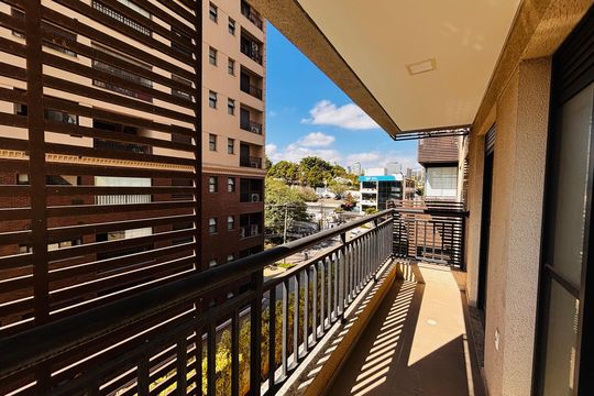 Varanda de apartamento à venda com 1 quarto, 46m² em Empresarial 18 do Forte, Barueri