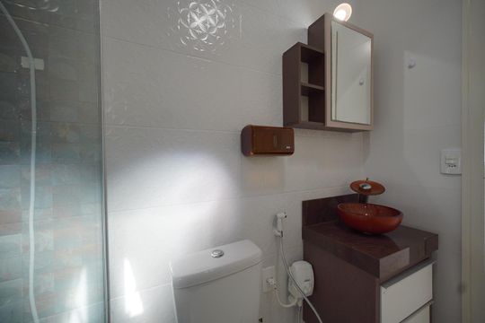 Banheiro de casa para alugar com 1 quarto, 40m² em Forquilhinhas, São José