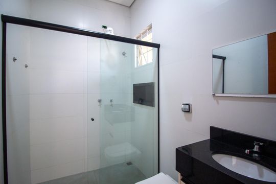 Banheiro da Suíte  de casa para alugar com 3 quartos, 80m² em Jardim Residencial Villa Amato, Sorocaba