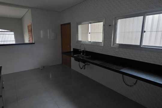 Cozinha de casa para alugar com 3 quartos, 100m² em Solemar, Praia Grande