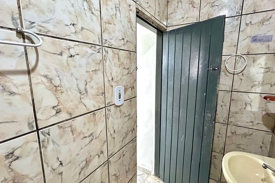 Banheiro de casa para alugar com 1 quarto, 80m² em Parque Jurema, Guarulhos