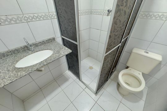 Banheiro de apartamento para alugar com 2 quartos, 75m² em Centro, Guarulhos