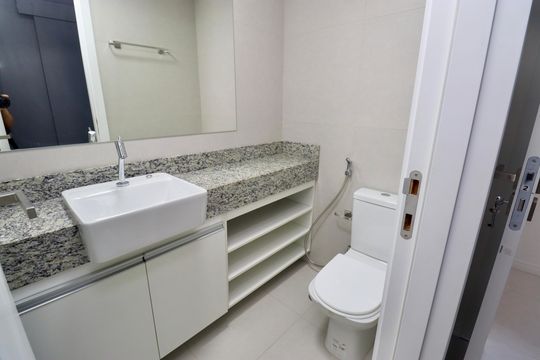 Banheiro de apartamento para alugar com 1 quarto, 40m² em Jaguaribe, Salvador