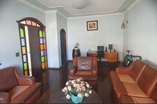 Casa à venda com 4 quartos, 275m² em Jardim Leblon, Belo Horizonte