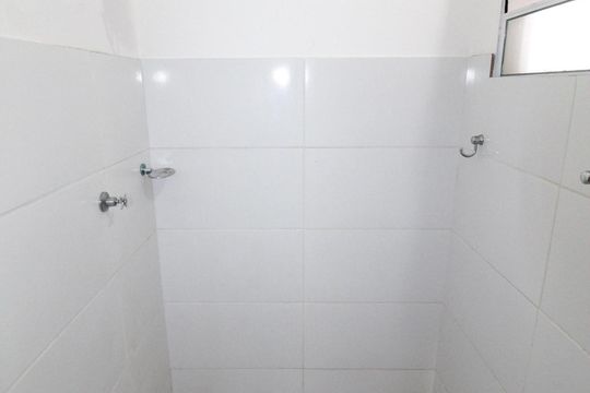 Banheiro de kitnet/studio para alugar com 1 quarto, 50m² em Vila Tesouro, São José dos Campos