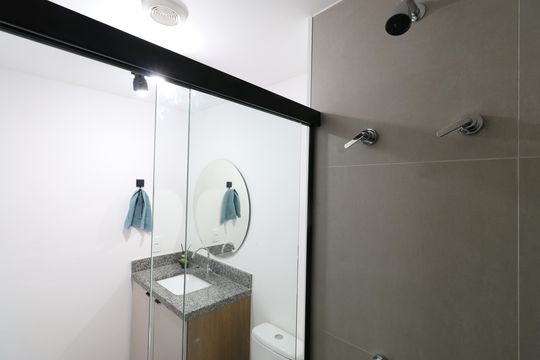 Banheiro  de apartamento para alugar com 1 quarto, 30m² em Pompeia, São Paulo