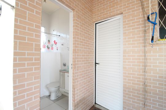 Área de serviço - Quarto e banheiro de casa à venda com 3 quartos, 210m² em Taquara, Rio de Janeiro
