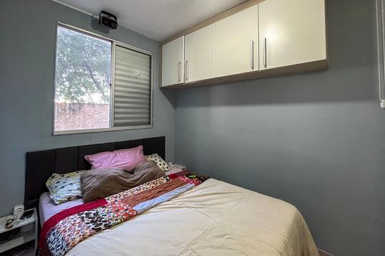 Quarto 1 de apartamento para alugar com 2 quartos, 52m² em Vila Moraes, São Paulo