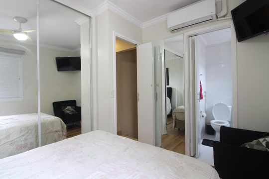 Suíte de casa de condomínio para alugar com 3 quartos, 120m² em Jardim Santa Maria, São Paulo