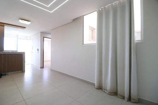 Sala de apartamento para alugar com 2 quartos, 55m² em Novo Mundo, Uberlândia