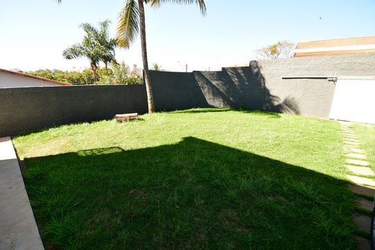 Jardim de casa para alugar com 4 quartos, 154m² em Parque Alto Taquaral, Campinas