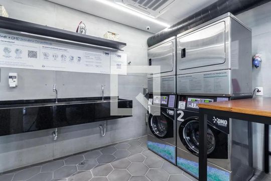 Área comum de kitnet/studio para alugar com 1 quarto, 28m² em Vila Nova Conceição, São Paulo