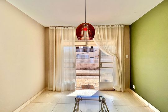 Casa para alugar com 3 quartos, 300m² em Sagrada Família, Belo Horizonte