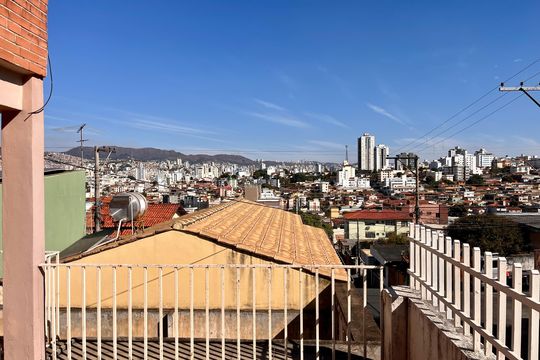 Casa para alugar com 3 quartos, 300m² em Sagrada Família, Belo Horizonte