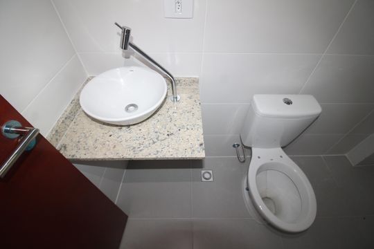 Banheiro de apartamento à venda com 2 quartos, 42m² em Água Fria, São Paulo