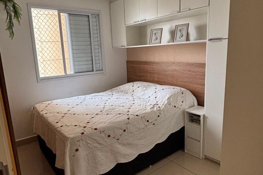 Quarto de apartamento à venda com 2 quartos, 45m² em Vila Tolstoi, São Paulo