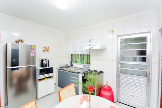 Cozinha de casa à venda com 2 quartos, 100m² em Jardim Las Vegas, Guarulhos