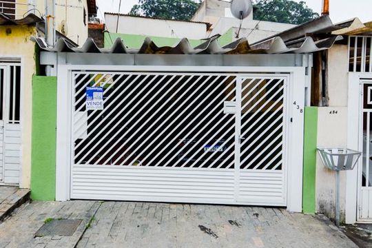 Fachada de casa à venda com 2 quartos, 100m² em Jardim Las Vegas, Guarulhos