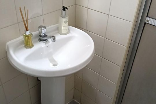 Banheiro de apartamento para alugar com 1 quarto, 40m² em Liberdade, São Paulo