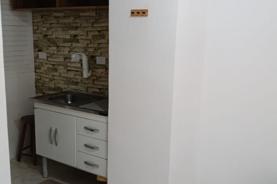 Cozinha de apartamento para alugar com 1 quarto, 40m² em Liberdade, São Paulo