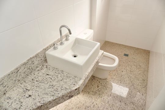 Banheiro da Suíte de apartamento para alugar com 1 quarto, 90m² em Santa Efigênia, Belo Horizonte