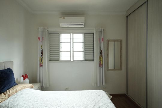 Quarto 2 de casa à venda com 3 quartos, 210m² em Santa Terezinha, Santo André