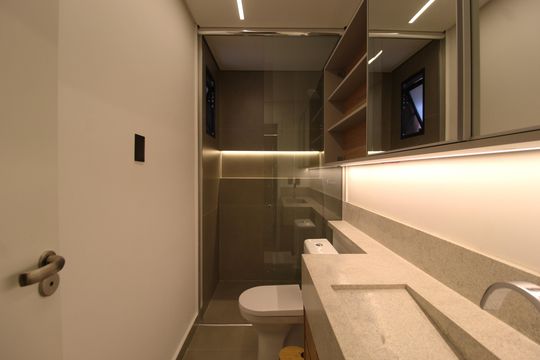 Banheiro da Suíte de apartamento à venda com 2 quartos, 63m² em Itaim Bibi, São Paulo